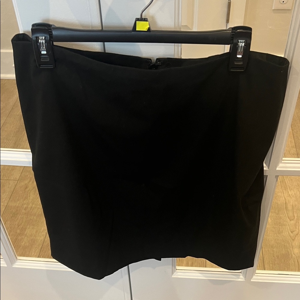 Banana Republic Black Mini Skirt - Clean A-Line